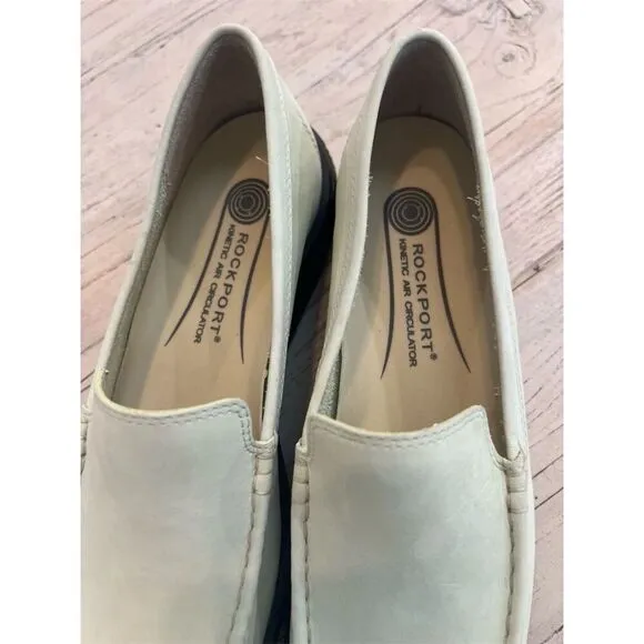 Rockport Women's light green Leather Loafers Size 8.5 Square Toe Slip On NWOT