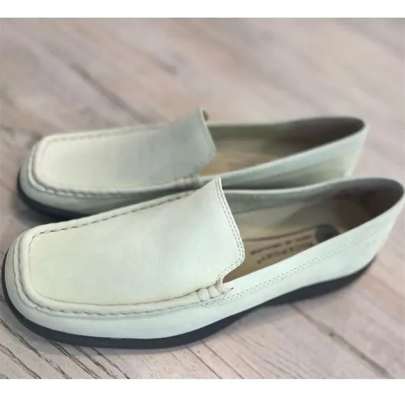 Rockport Women's light green Leather Loafers Size 8.5 Square Toe Slip On NWOT