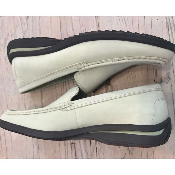 Rockport Women's light green Leather Loafers Size 8.5 Square Toe Slip On NWOT
