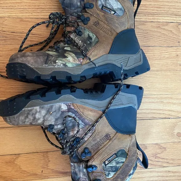 Rocky Camouflage Hunting Boots women’s size 7