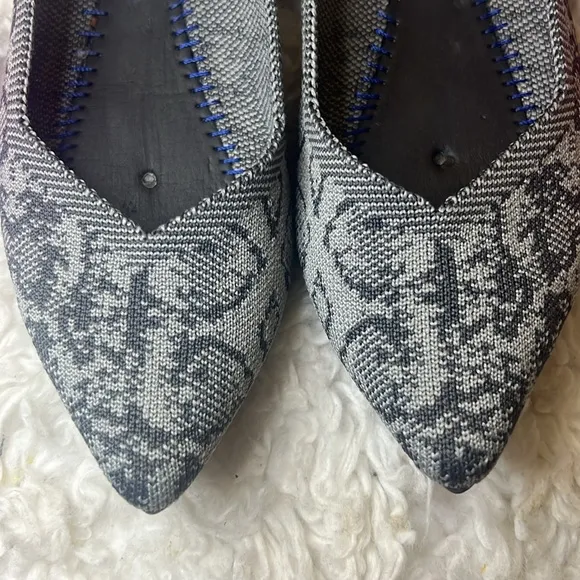 Rothy’s Limited Edition Stone Snake pointy flats size 7