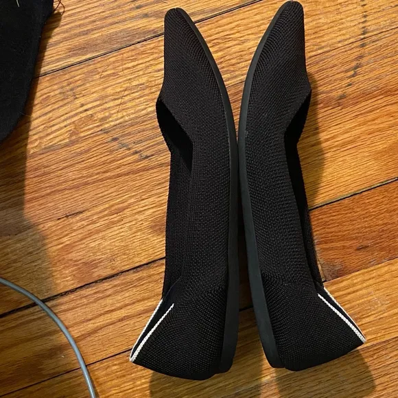 Rothy's The Point Black flat w/ White Halo size 8.5