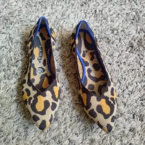 Rothy’s The Point Desert Cat ballet Flats animal print sz 7,5