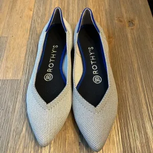 Rothy's The Point Flax RARE color pointed washable slip on flats size 6