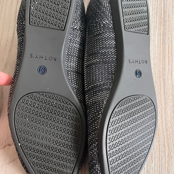 Rothy’s the pointed flats in grey granite Heather size 7.5