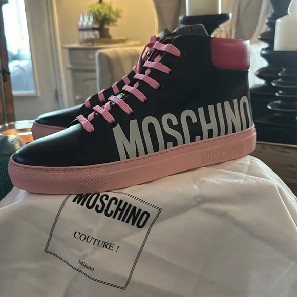 SALE🔥🔥🔥New Moschino Couture Black Pink Hightops sneakers 40