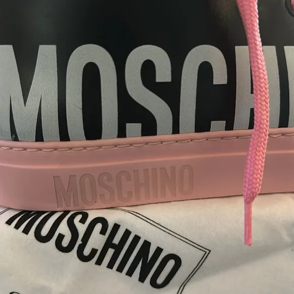 SALE🔥🔥🔥New Moschino Couture Black Pink Hightops sneakers 40