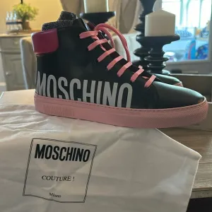 SALE🔥🔥🔥New Moschino Couture Black Pink Hightops sneakers 40