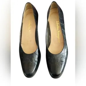 Salvatore Ferragamo Black Leather Loafers Classic Flats