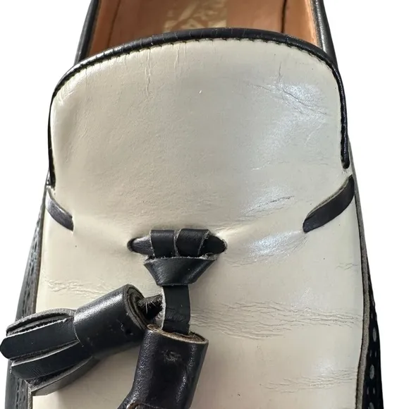 SALVATORE FERRAGAMO TASSEL OXFORD BROUGE DETAILED LOAFERS SIZE 9