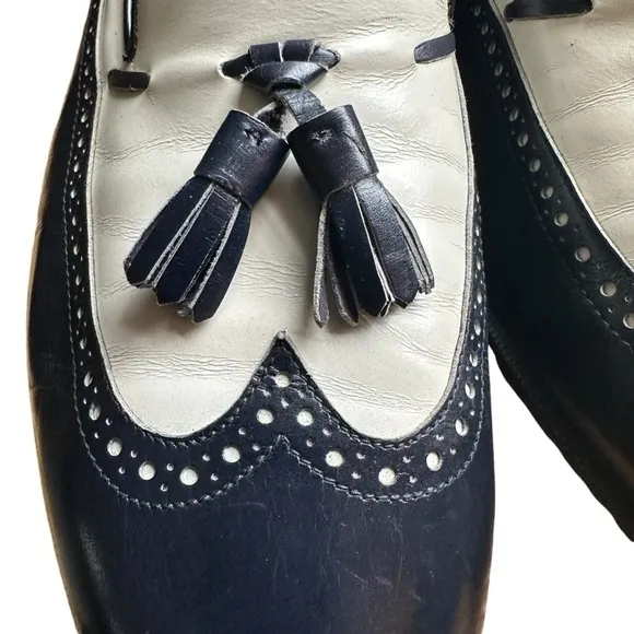 SALVATORE FERRAGAMO TASSEL OXFORD BROUGE DETAILED LOAFERS SIZE 9