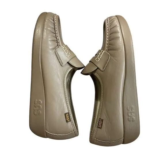 SAS Classic Moc Toe Penny Loafer Mocha Leather in Size 6.5