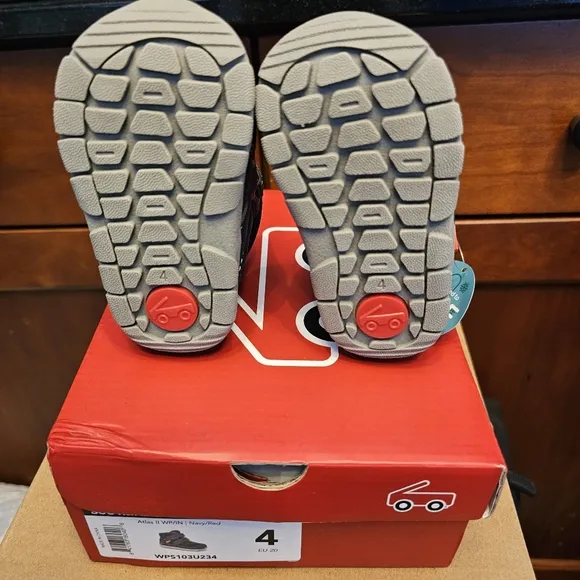 See Kai Run Atlas II Winter Snow Boots, Waterproof, Insulated, Size 4, NEW!