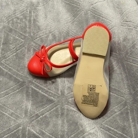SHEER BOW FLAT