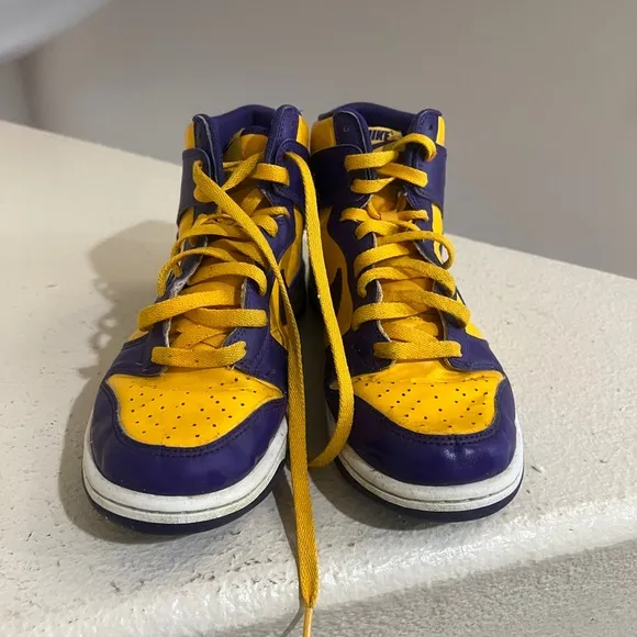 Size 6.5Y (GS) - Nike Dunk High‎ “Lakers”