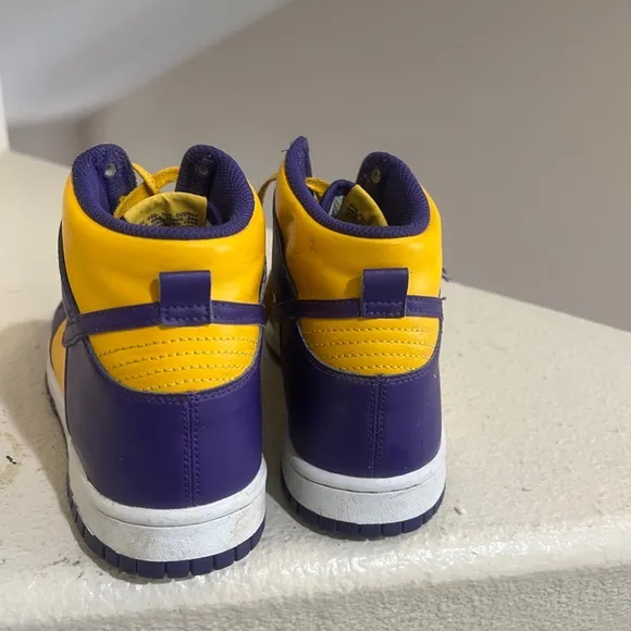 Size 6.5Y (GS) - Nike Dunk High‎ “Lakers”