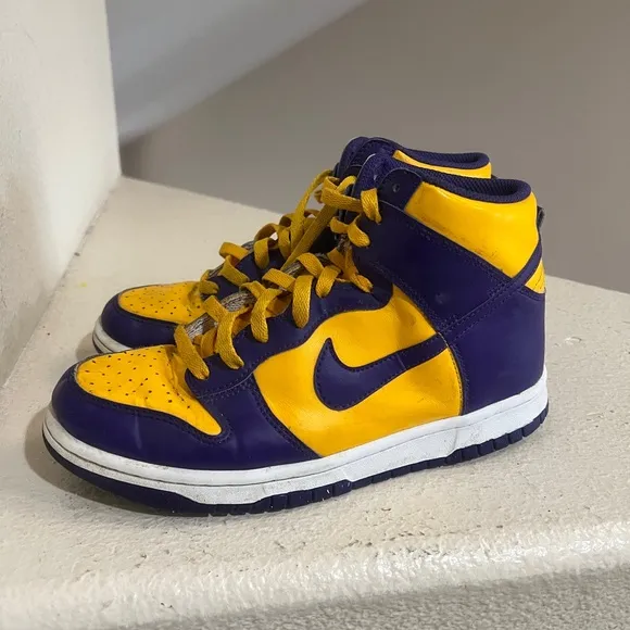 Size 6.5Y (GS) - Nike Dunk High‎ “Lakers”