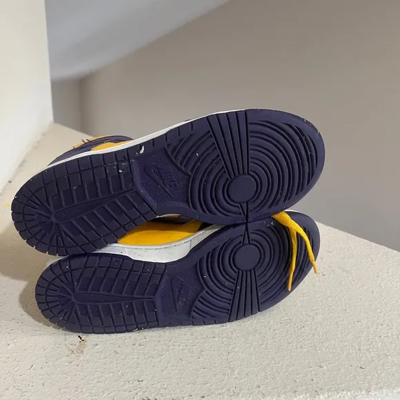 Size 6.5Y (GS) - Nike Dunk High‎ “Lakers”