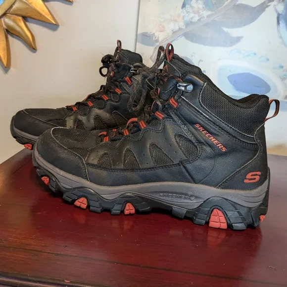 Skechers Men’s Pine Trail Gotera Black Hiking Boots, Size 10 M Hightop Snow EUC