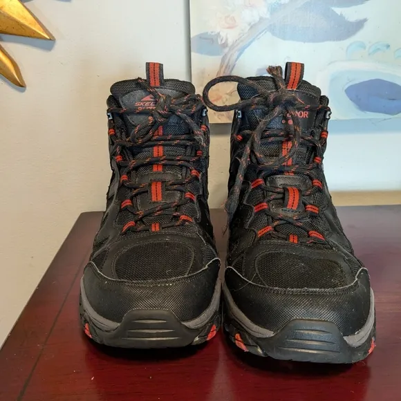 Skechers Men’s Pine Trail Gotera Black Hiking Boots, Size 10 M Hightop Snow EUC