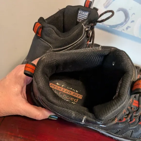 Skechers Men’s Pine Trail Gotera Black Hiking Boots, Size 10 M Hightop Snow EUC