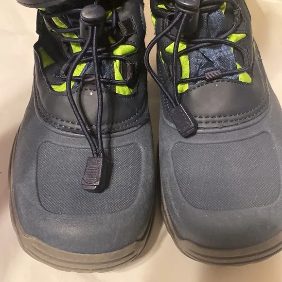 SKECHERS WARM&amp; DRY RAIN SNOW BOOTS SIZE 4