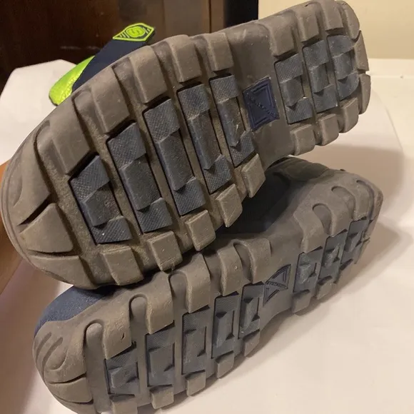 SKECHERS WARM&amp; DRY RAIN SNOW BOOTS SIZE 4