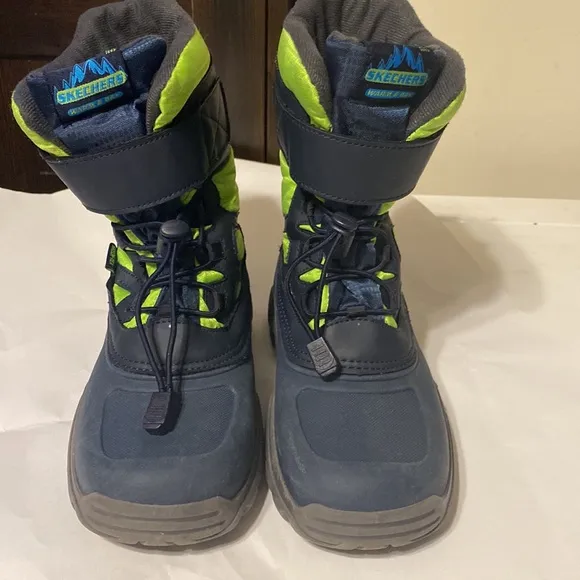 SKECHERS WARM&amp; DRY RAIN SNOW BOOTS SIZE 4