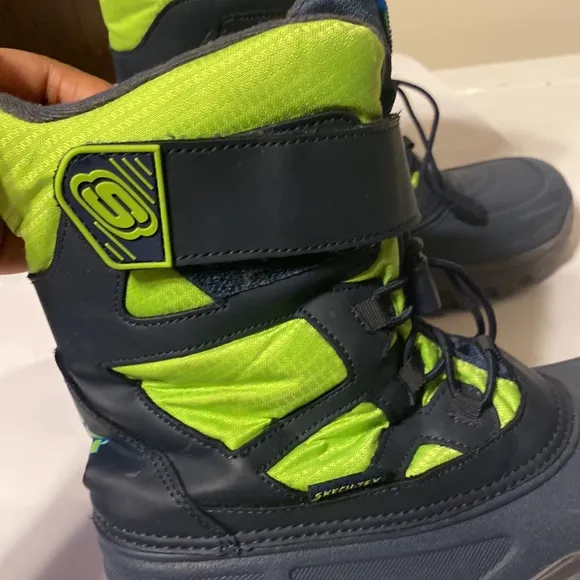 SKECHERS WARM&amp; DRY RAIN SNOW BOOTS SIZE 4