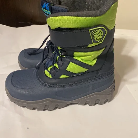 SKECHERS WARM&amp; DRY RAIN SNOW BOOTS SIZE 4