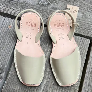 Soludos Cream Sandals Flat Sole Slingback