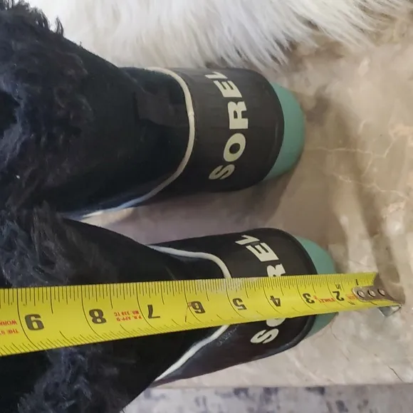 Sorel black waterproof snow boots size 7
