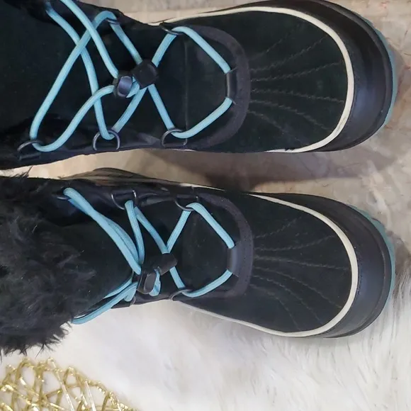 Sorel black waterproof snow boots size 7