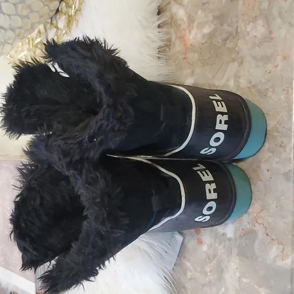 Sorel black waterproof snow boots size 7