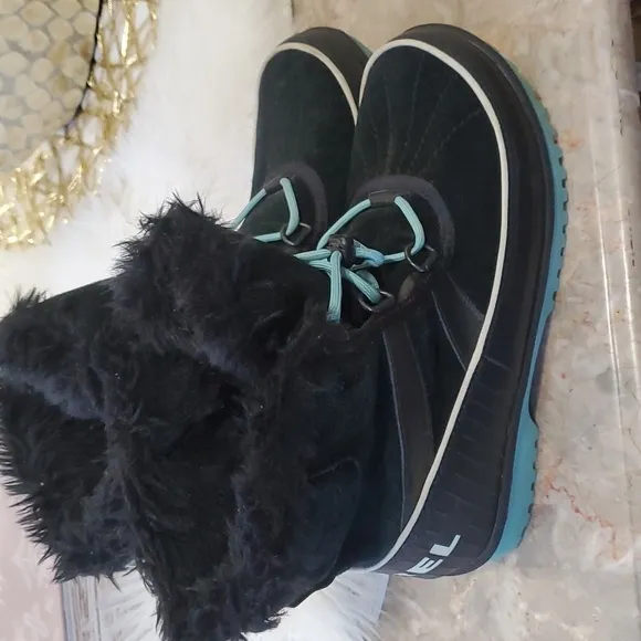 Sorel black waterproof snow boots size 7
