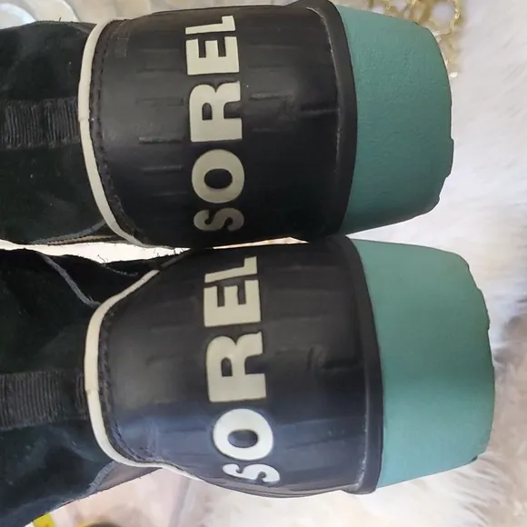 Sorel black waterproof snow boots size 7