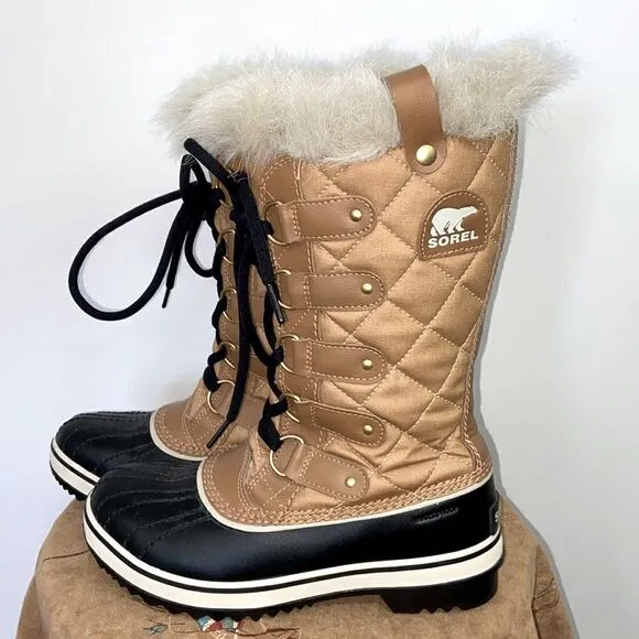 Sorel Boots Insulated Tan Shade Faux Fur Trim NWOB U.S. 6