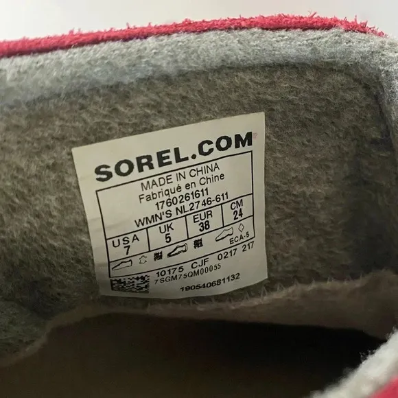 Sorel Boots Women’s 7 Cozy Short Snow Boot Red