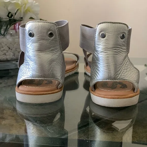 SOREL ELLA II FLAT SANDALS