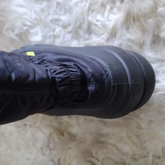 Sorel flurry insulated winter boots
