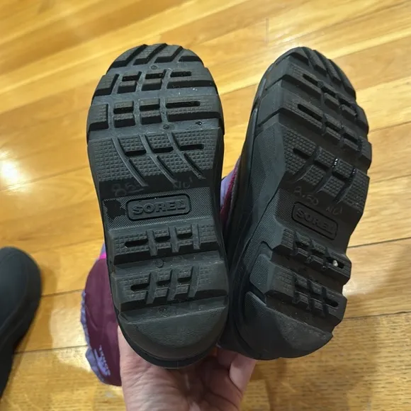 Sorel girl winter snow boots size 2.