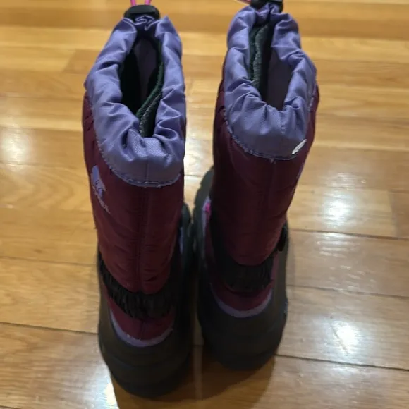 Sorel girl winter snow boots size 2.
