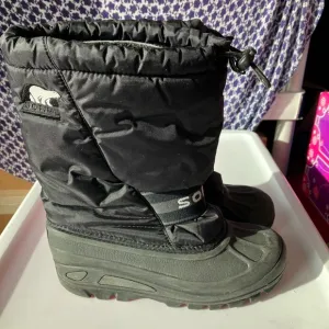 Sorel Girl’s winter snow boots black insulated warm adjustable openings size 4
