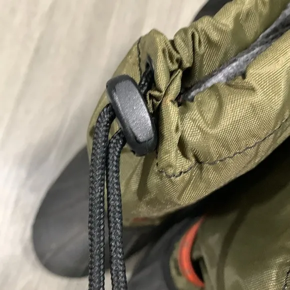 Sorel Ice Fox Insulated Olive Green &amp; Black Snow Boots size 6 youth 7 womans