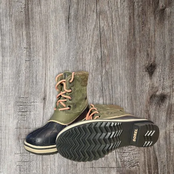 Sorel insulated waterproof duck boots new in box size 5