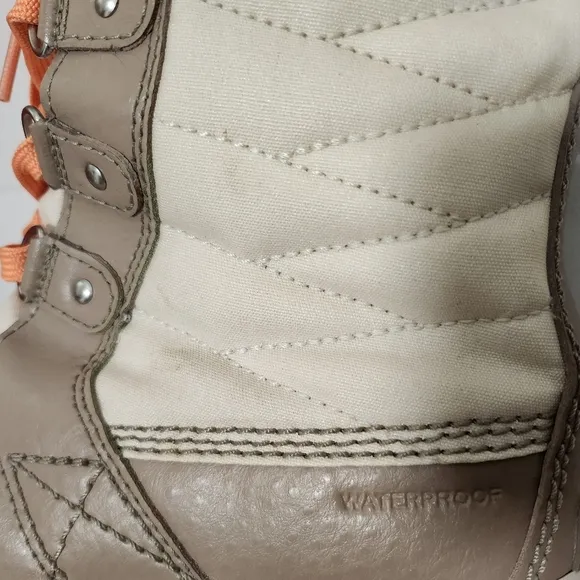 Sorel Joan of‎ Arctic Boots