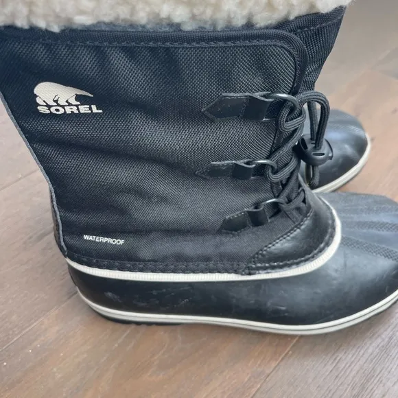 Sorel Kids Black Snow BootsSize 7 (Big Boy)