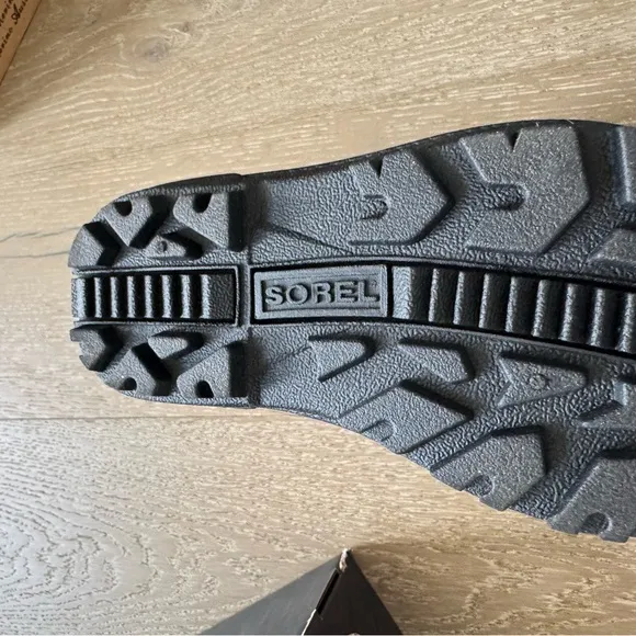 Sorel Kids' Snow Commander Purple and Black Winter Boots