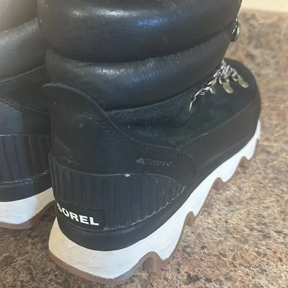Sorel Kinetic Conquest Winter Boots Lace Up Black Womens Size 9.5