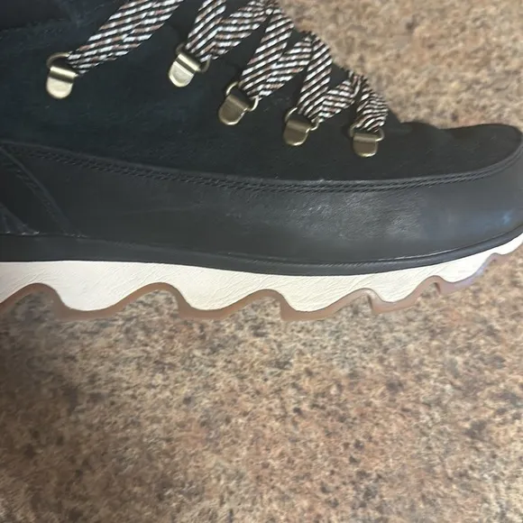 Sorel Kinetic Conquest Winter Boots Lace Up Black Womens Size 9.5